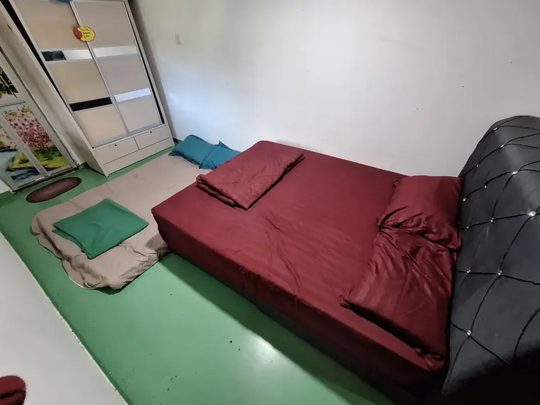 Bilik tidur Rumah Hijau dengan katil queen
